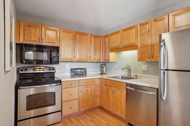 78 10th Street E 1010, Saint Paul, MN 55101