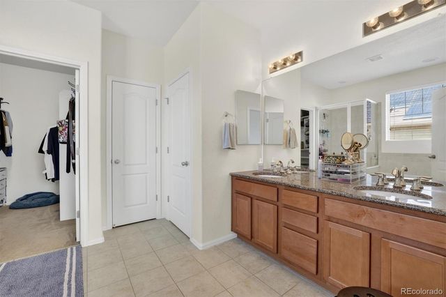 75 N Newcastle Court, Aurora, CO 80018