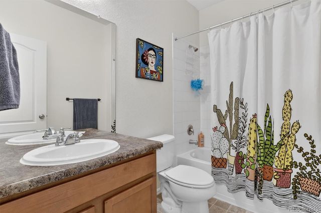 75 N Newcastle Court, Aurora, CO 80018