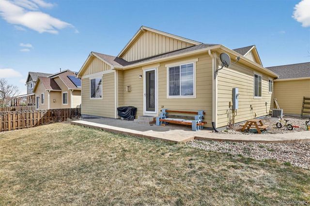 75 N Newcastle Court, Aurora, CO 80018