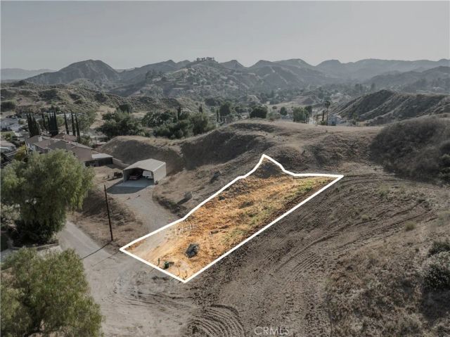 1 Lomita Dr, Val Verde, CA 91384