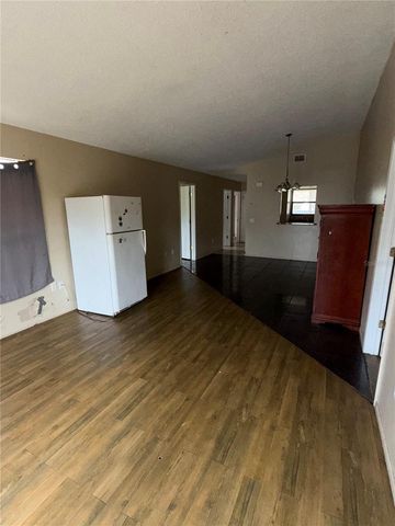 1543 N TUTTLE AVENUE, Sarasota, FL 34237