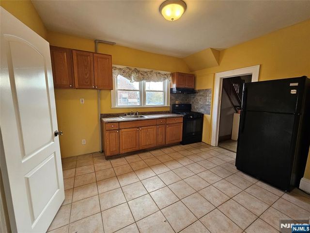 2 Grove Street 1, South Hackensack, NJ 07606