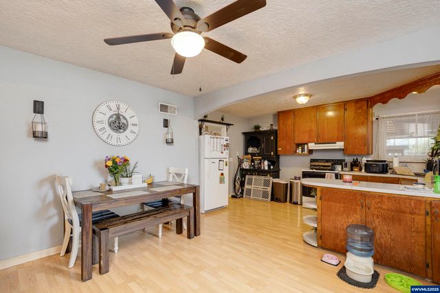 307 Sherman St, Amity, OR 97101