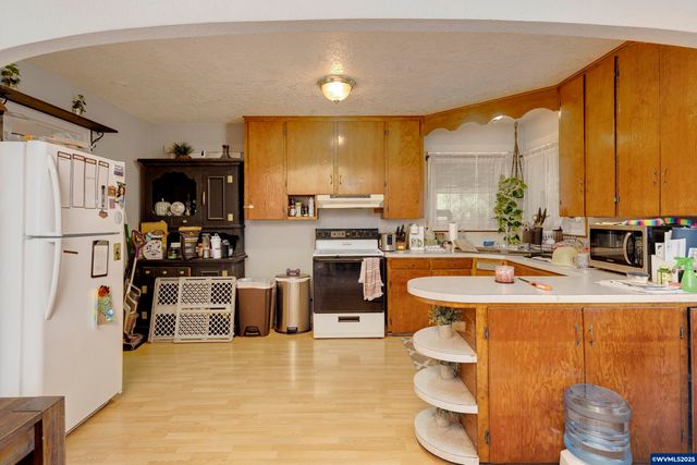 307 Sherman St, Amity, OR 97101