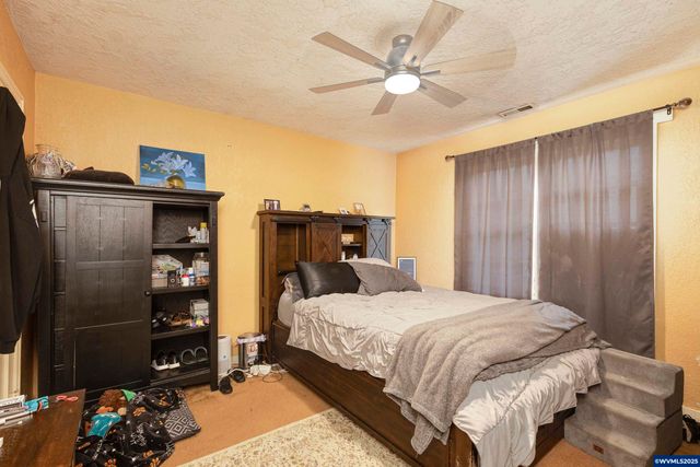 307 Sherman St, Amity, OR 97101