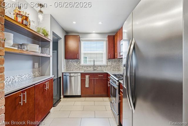 618 S Gainsborough Avenue, Royal Oak, MI 48067