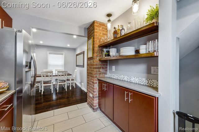 618 S Gainsborough Avenue, Royal Oak, MI 48067