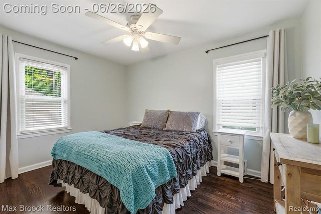 618 S Gainsborough Avenue, Royal Oak, MI 48067