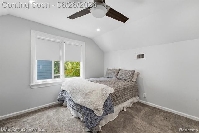 618 S Gainsborough Avenue, Royal Oak, MI 48067