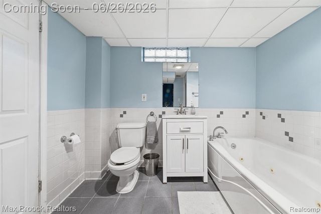 618 S Gainsborough Avenue, Royal Oak, MI 48067