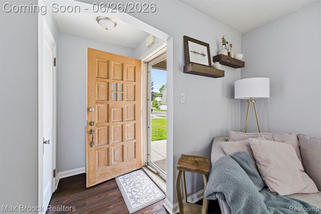618 S Gainsborough Avenue, Royal Oak, MI 48067