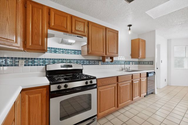 7213 Sunlight Peak Drive NE, Rio Rancho, NM 87144