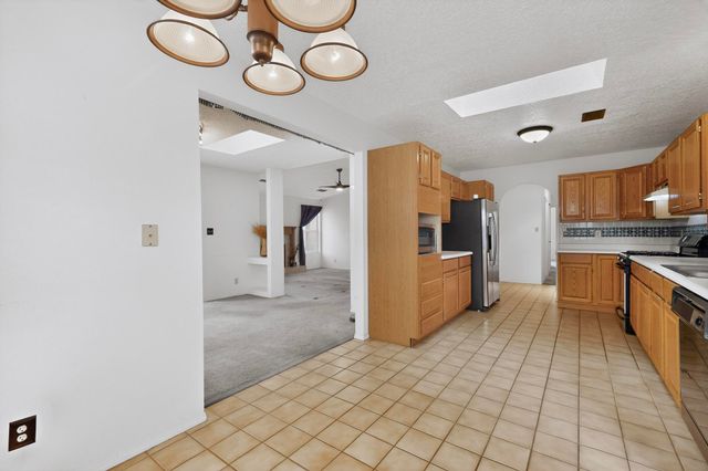 7213 Sunlight Peak Drive NE, Rio Rancho, NM 87144