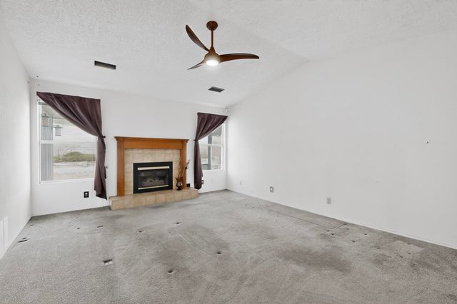 7213 Sunlight Peak Drive NE, Rio Rancho, NM 87144