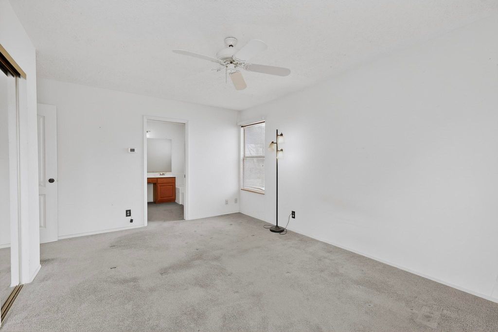 Image 22 of property listing at 7213 Sunlight Peak Drive NE, Rio Rancho, NM 87144