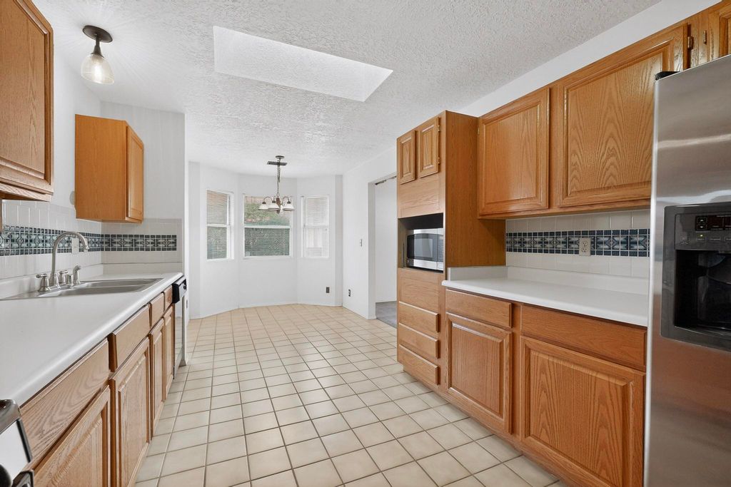 Image 25 of property listing at 7213 Sunlight Peak Drive NE, Rio Rancho, NM 87144