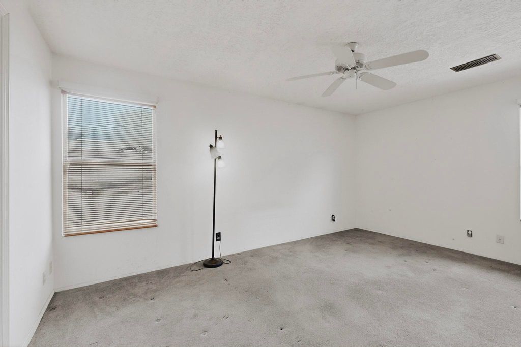 Image 34 of property listing at 7213 Sunlight Peak Drive NE, Rio Rancho, NM 87144