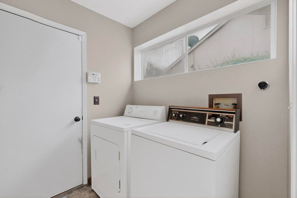 Image 43 of property listing at 7213 Sunlight Peak Drive NE, Rio Rancho, NM 87144