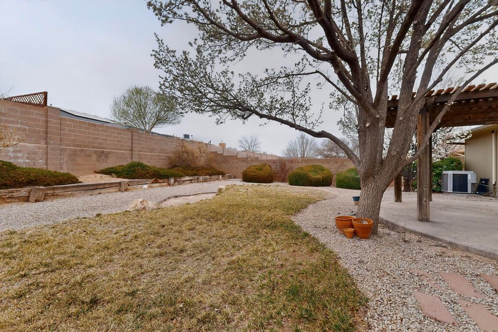 Image 50 of property listing at 7213 Sunlight Peak Drive NE, Rio Rancho, NM 87144