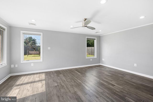 1402 STERIGERE, Norristown, PA 19403