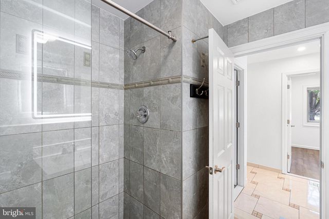 1402 STERIGERE, Norristown, PA 19403