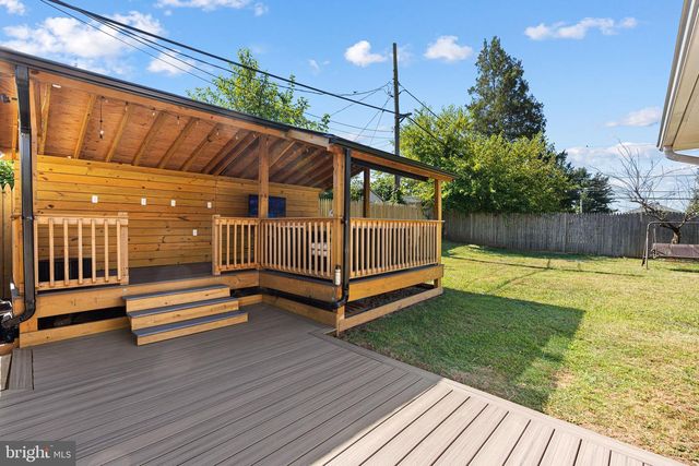 1402 STERIGERE, Norristown, PA 19403