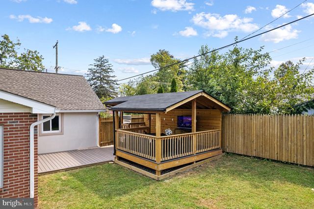 1402 STERIGERE, Norristown, PA 19403