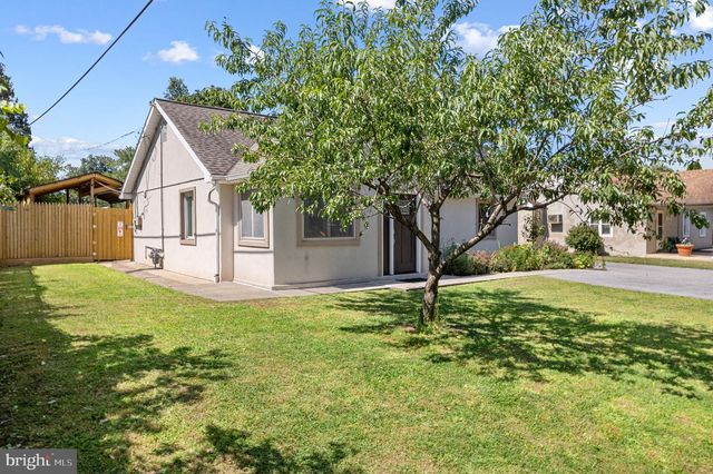 1402 STERIGERE, Norristown, PA 19403