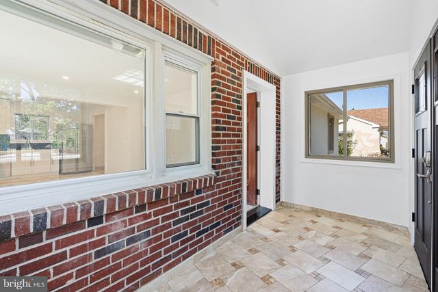 1402 STERIGERE, Norristown, PA 19403