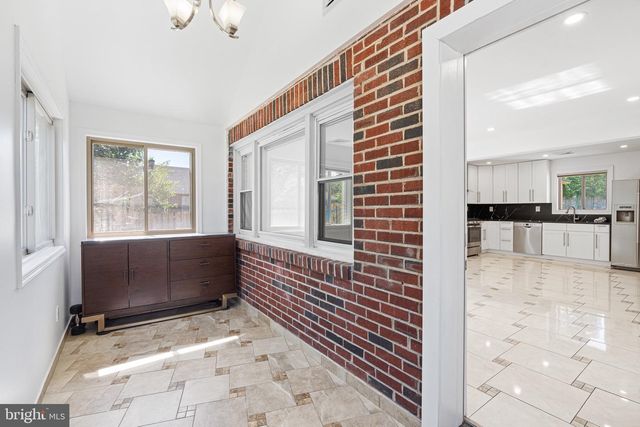 1402 STERIGERE, Norristown, PA 19403