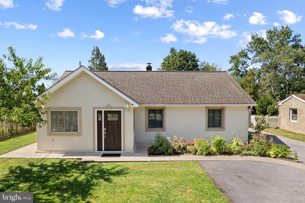 1402 STERIGERE, Norristown, PA 19403