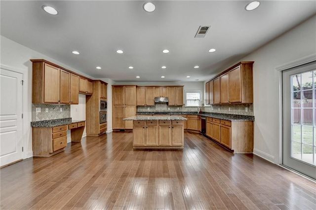 5485 Sandstone ct, Cumming, GA 30040