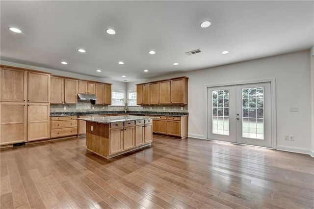 5485 Sandstone ct, Cumming, GA 30040