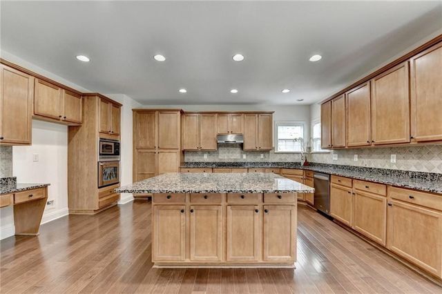 5485 Sandstone ct, Cumming, GA 30040