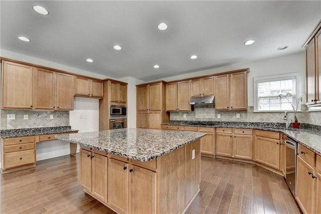 5485 Sandstone ct, Cumming, GA 30040