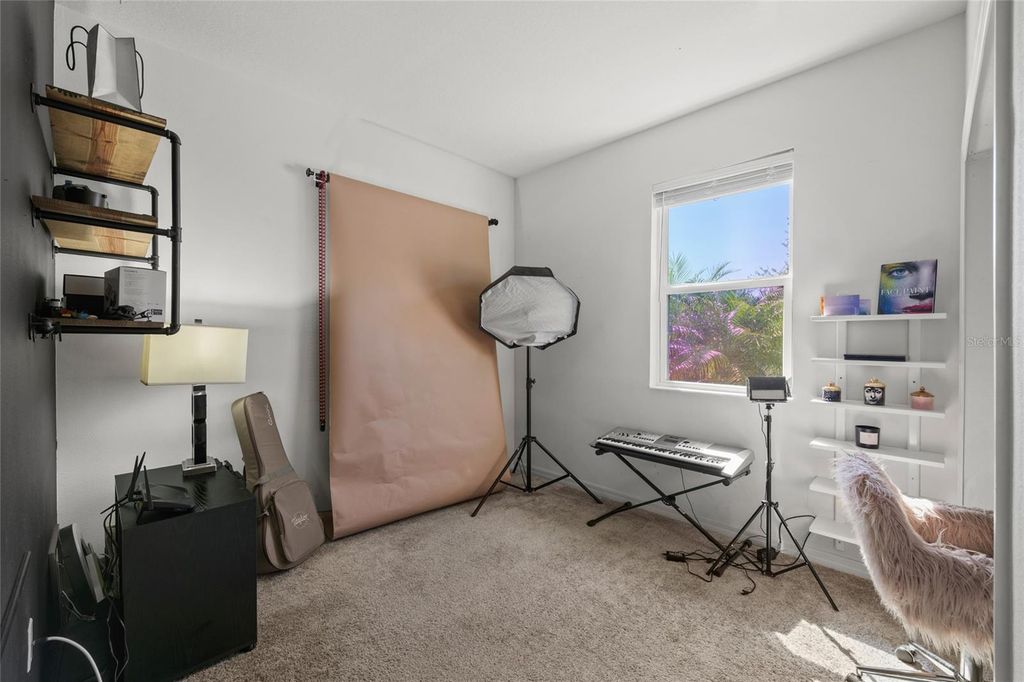 Image 20 of property listing at 10630 MEDFORD LAKE DRIVE, Riverview, FL 33578