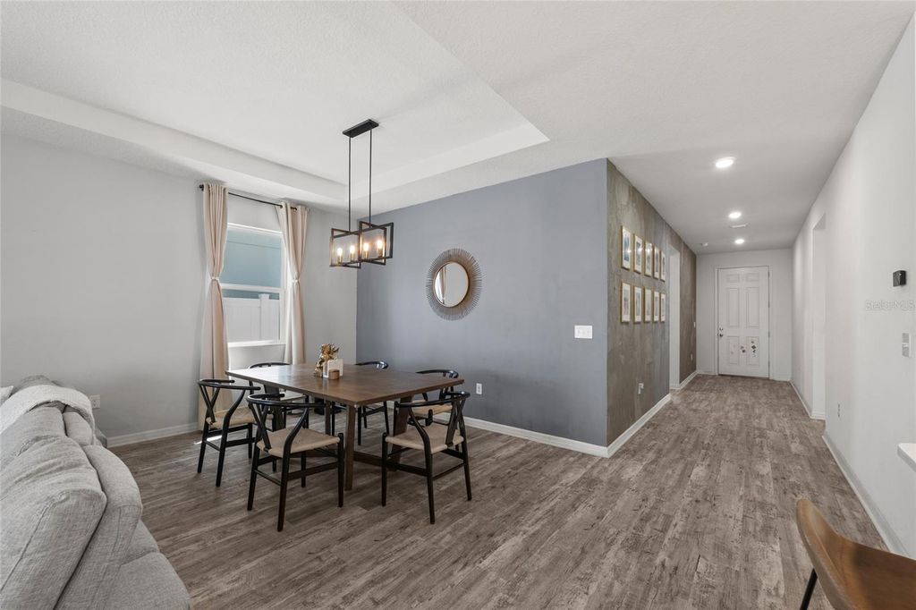 Image 3 of property listing at 10630 MEDFORD LAKE DRIVE, Riverview, FL 33578