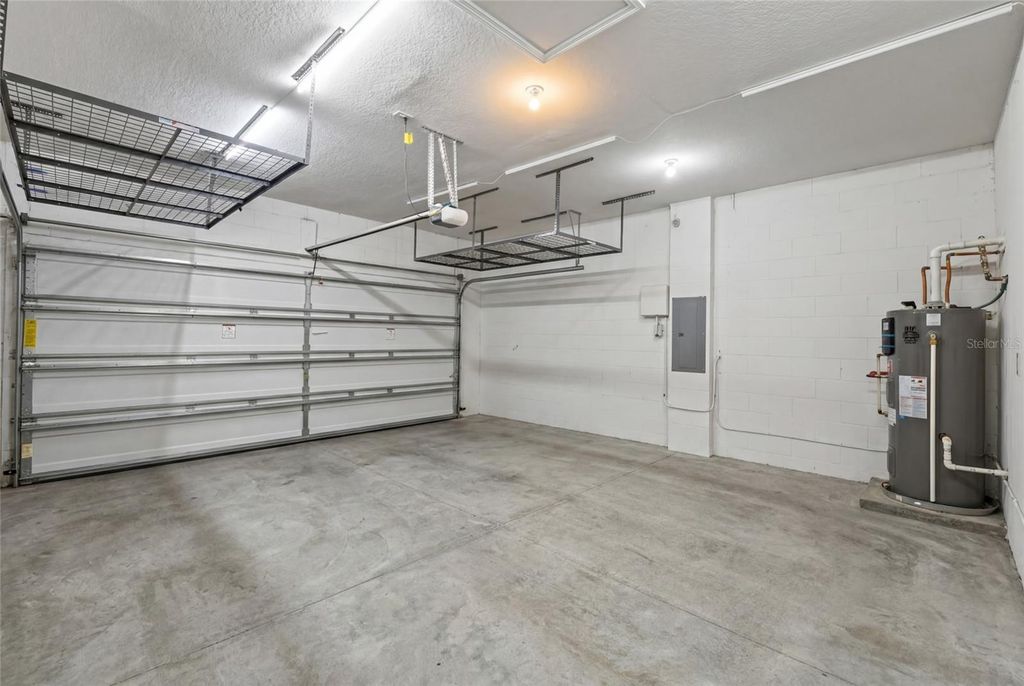 Image 26 of property listing at 10630 MEDFORD LAKE DRIVE, Riverview, FL 33578