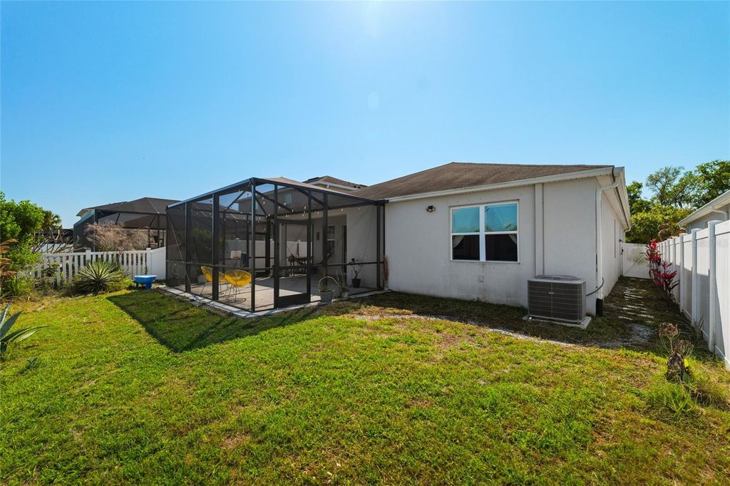 Image 29 of property listing at 10630 MEDFORD LAKE DRIVE, Riverview, FL 33578