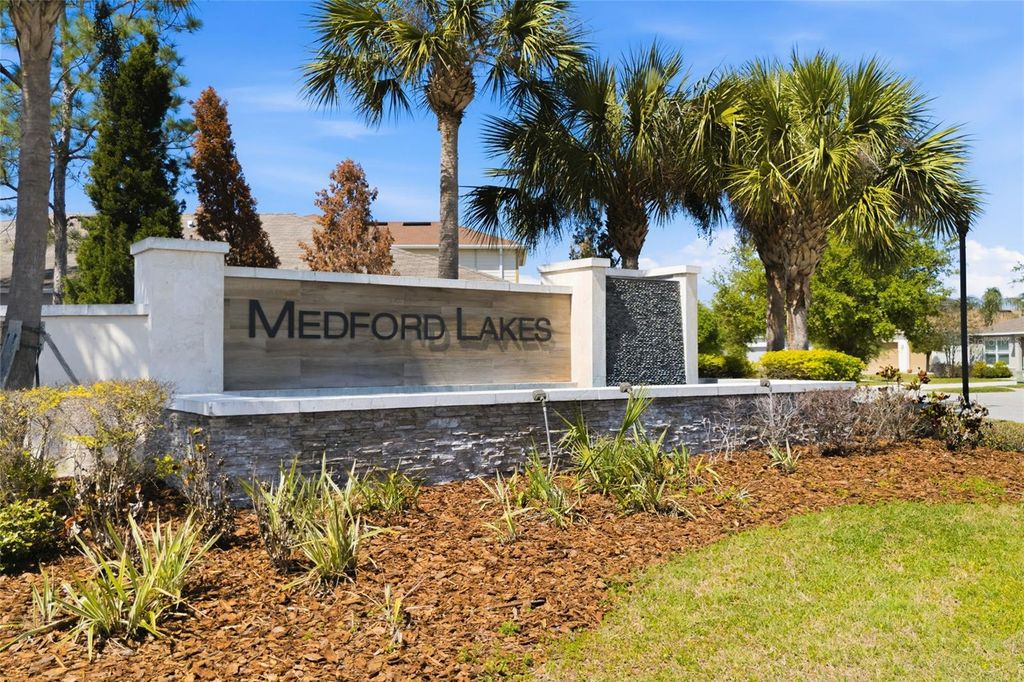 Image 38 of property listing at 10630 MEDFORD LAKE DRIVE, Riverview, FL 33578