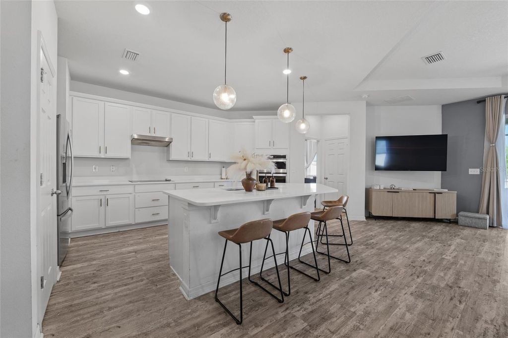 Image 5 of property listing at 10630 MEDFORD LAKE DRIVE, Riverview, FL 33578