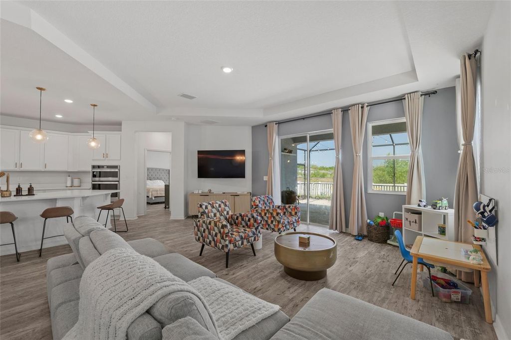 Image 8 of property listing at 10630 MEDFORD LAKE DRIVE, Riverview, FL 33578