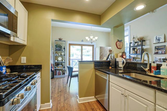 982 Hatch Street, Cincinnati, OH 45208