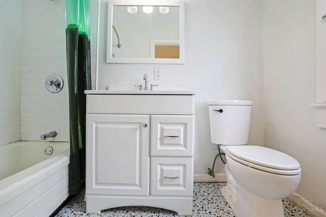 982 Hatch Street, Cincinnati, OH 45208