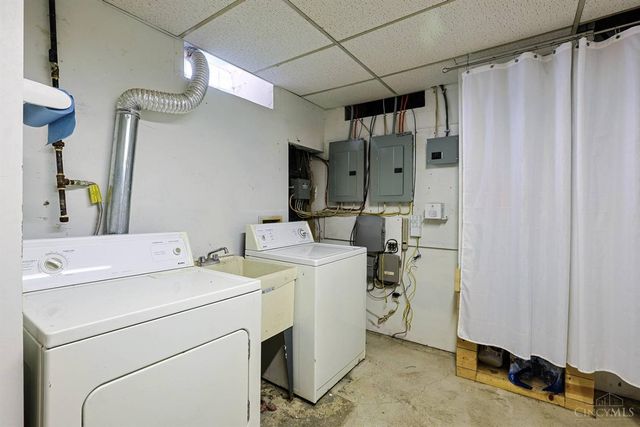 982 Hatch Street, Cincinnati, OH 45208