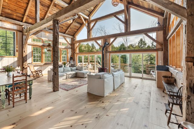 580 Cross Road, Londonderry, VT 05155