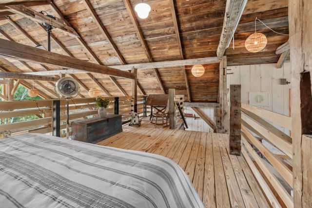 580 Cross Road, Londonderry, VT 05155