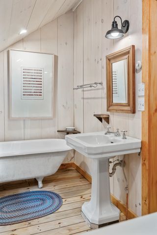 580 Cross Road, Londonderry, VT 05155