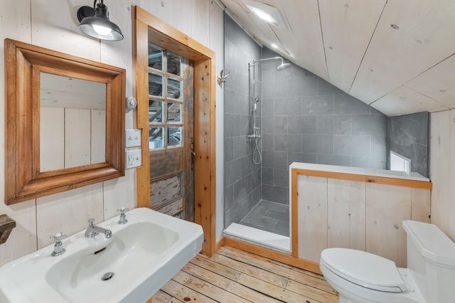 580 Cross Road, Londonderry, VT 05155